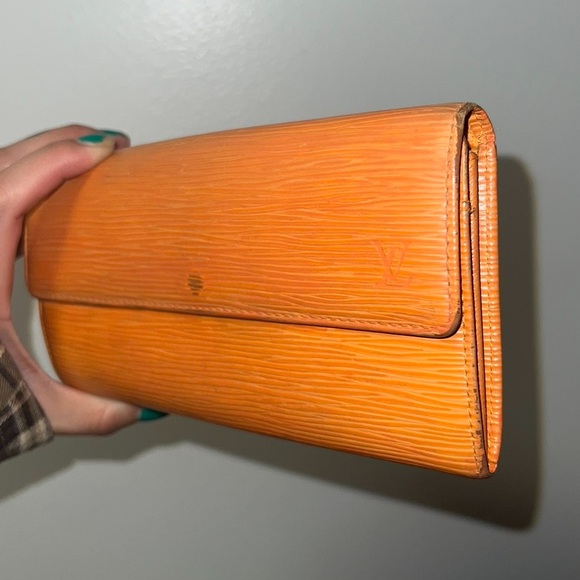 Louis Vuitton Epi Sarah Wallet Unisex Epi Leather Long Wallet in Pimont 🧡 - Picture 3 of 11